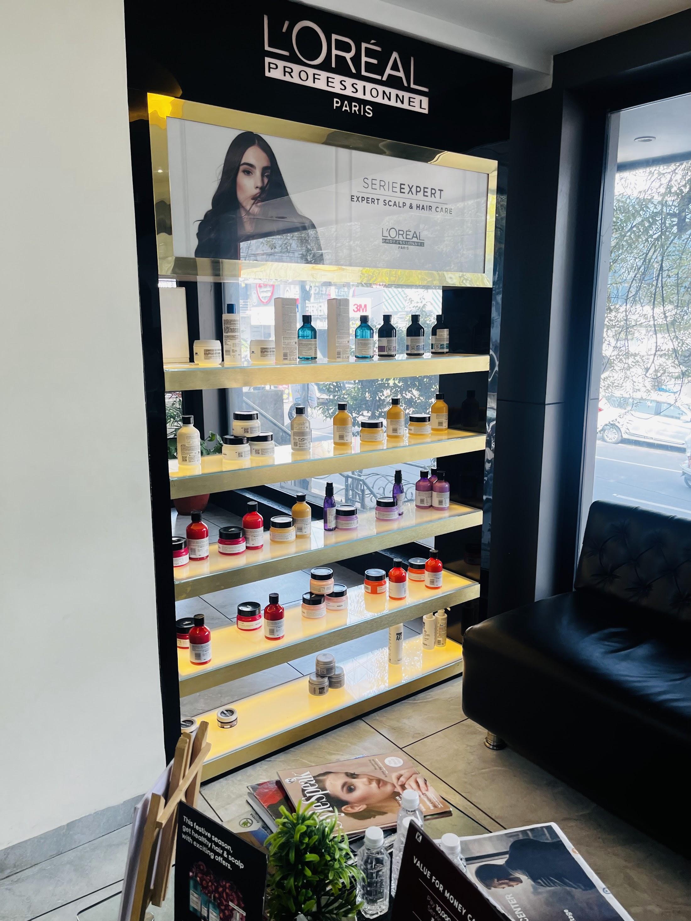 L'Oréal Professionnel professional product wall